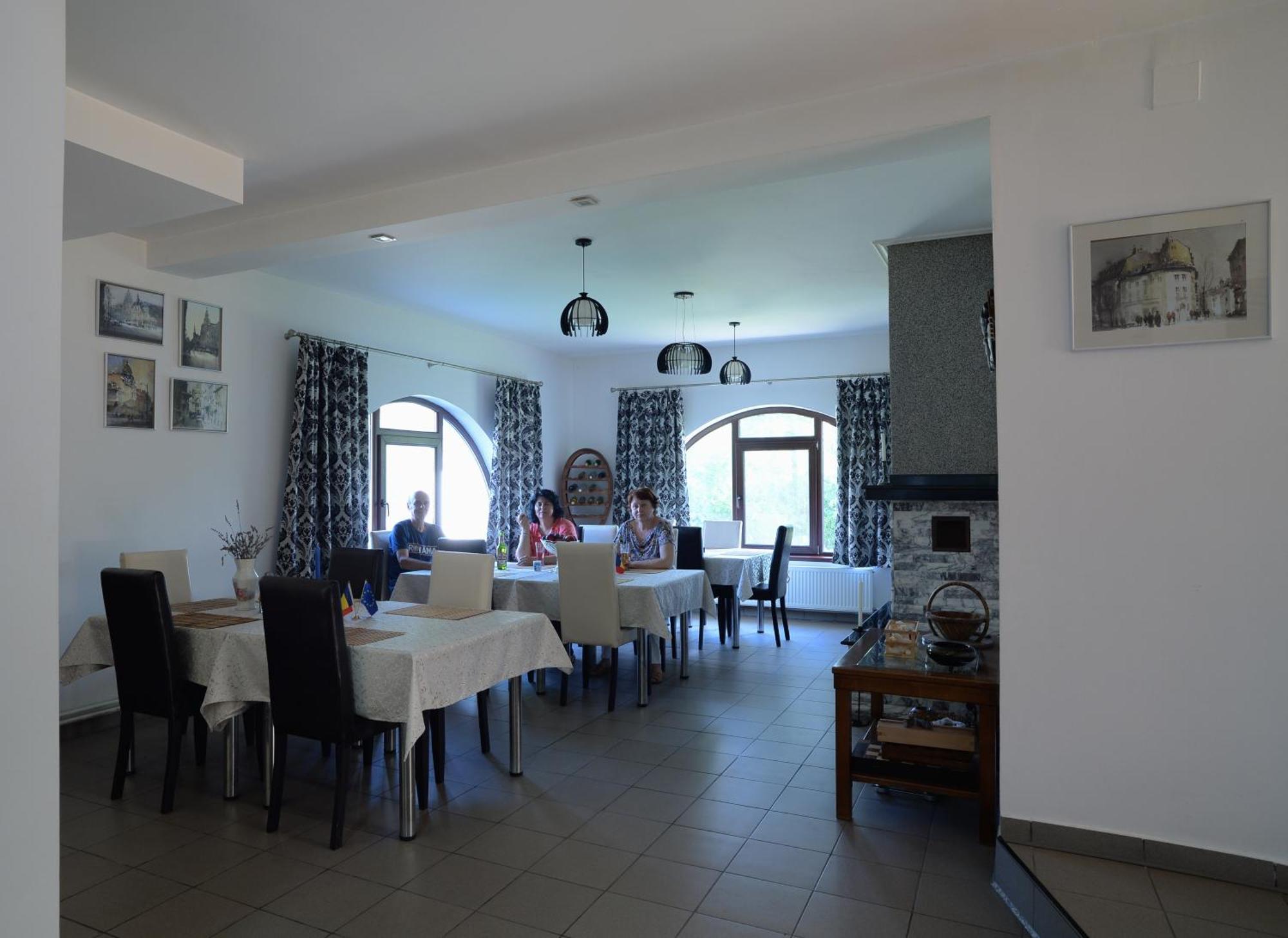 Vila Madudu Vălenii de Munte Εξωτερικό φωτογραφία