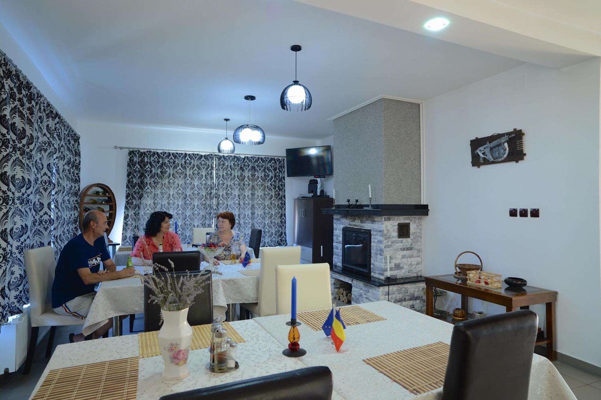 Vila Madudu Vălenii de Munte Εξωτερικό φωτογραφία